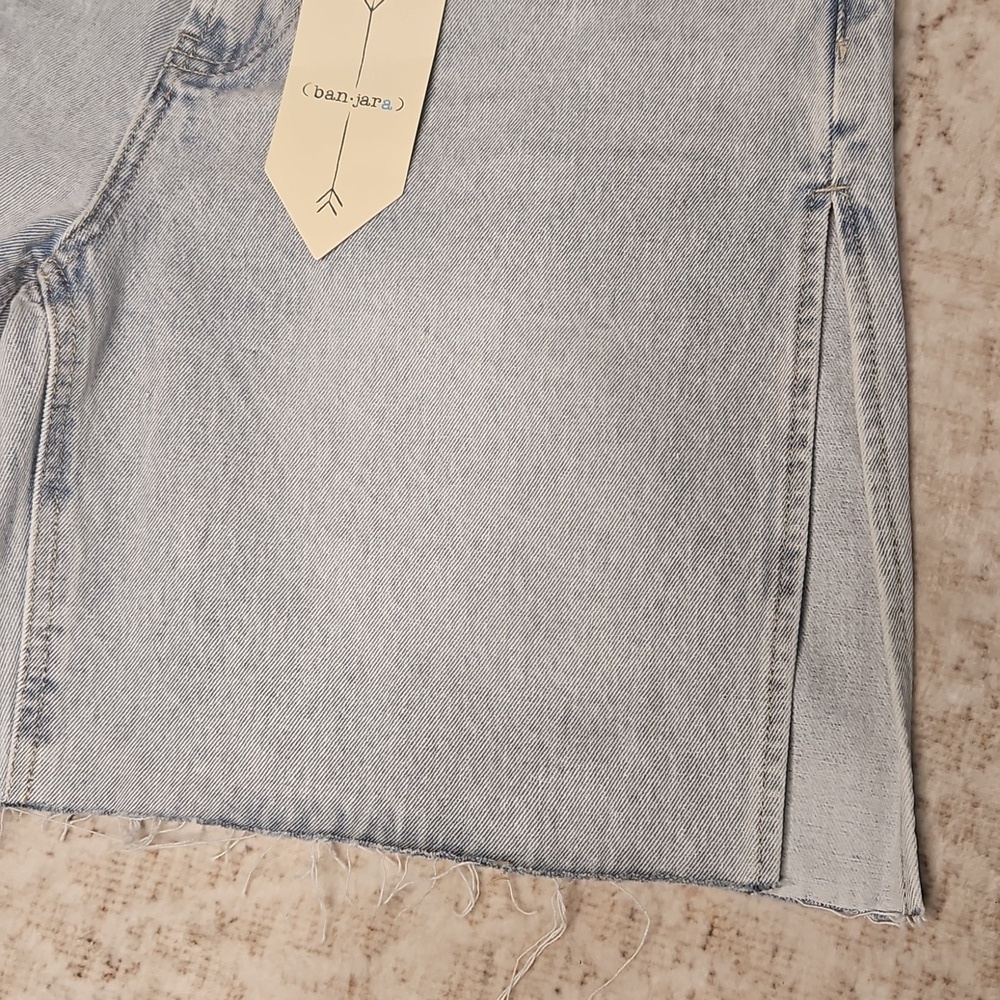 Ban.jara Split Hem Denim Shorts NWT - Picture 2 of 7